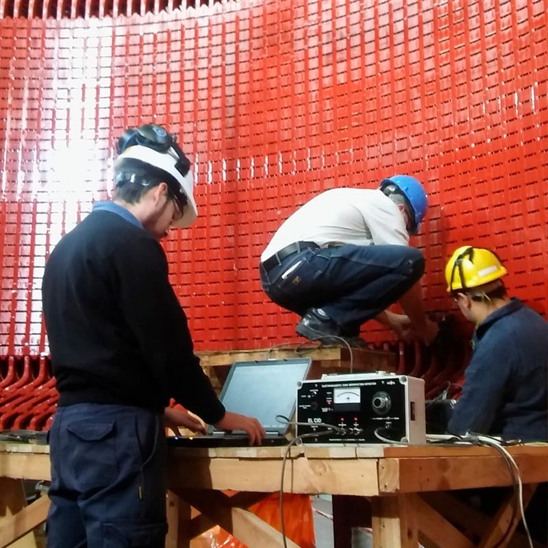 Equipo Kaitex realizando ensayos en campo
